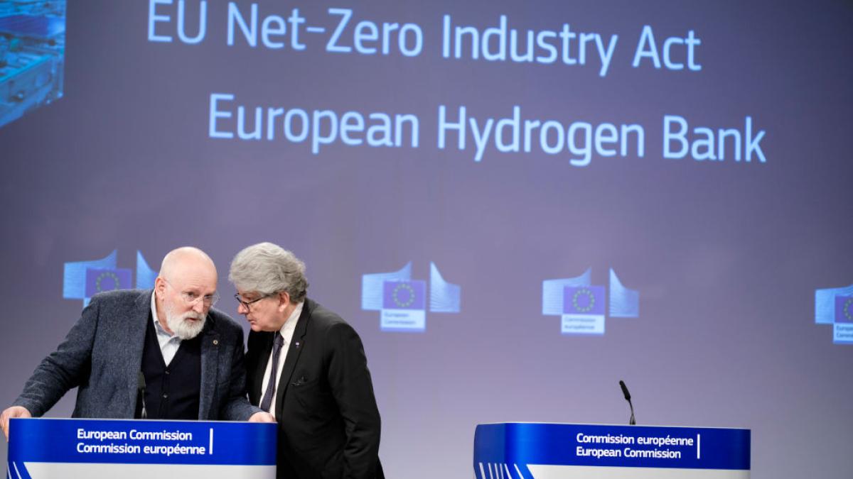 First Vice President and Executive Vice President Frans Timmermans (L) and the EU Commissioner for Internal Market Thierry Breton (R) 