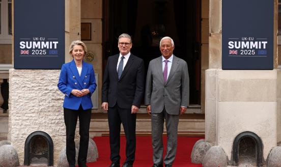 Britain's Prime Minister Keir Starmer (C) poses with European Commission President Ursula von der Leyen (L) and European Council President Antonio Costa as they arrive to attend the first UK-EU Summit since Britain's withdrawal from the EU in January 2020, to discuss plans for resetting the UK's relationship with the bloc, on May 19, 2025 in London, United Kingdom. (Photo by Henry Nicholls - WPA Pool/Getty Images)